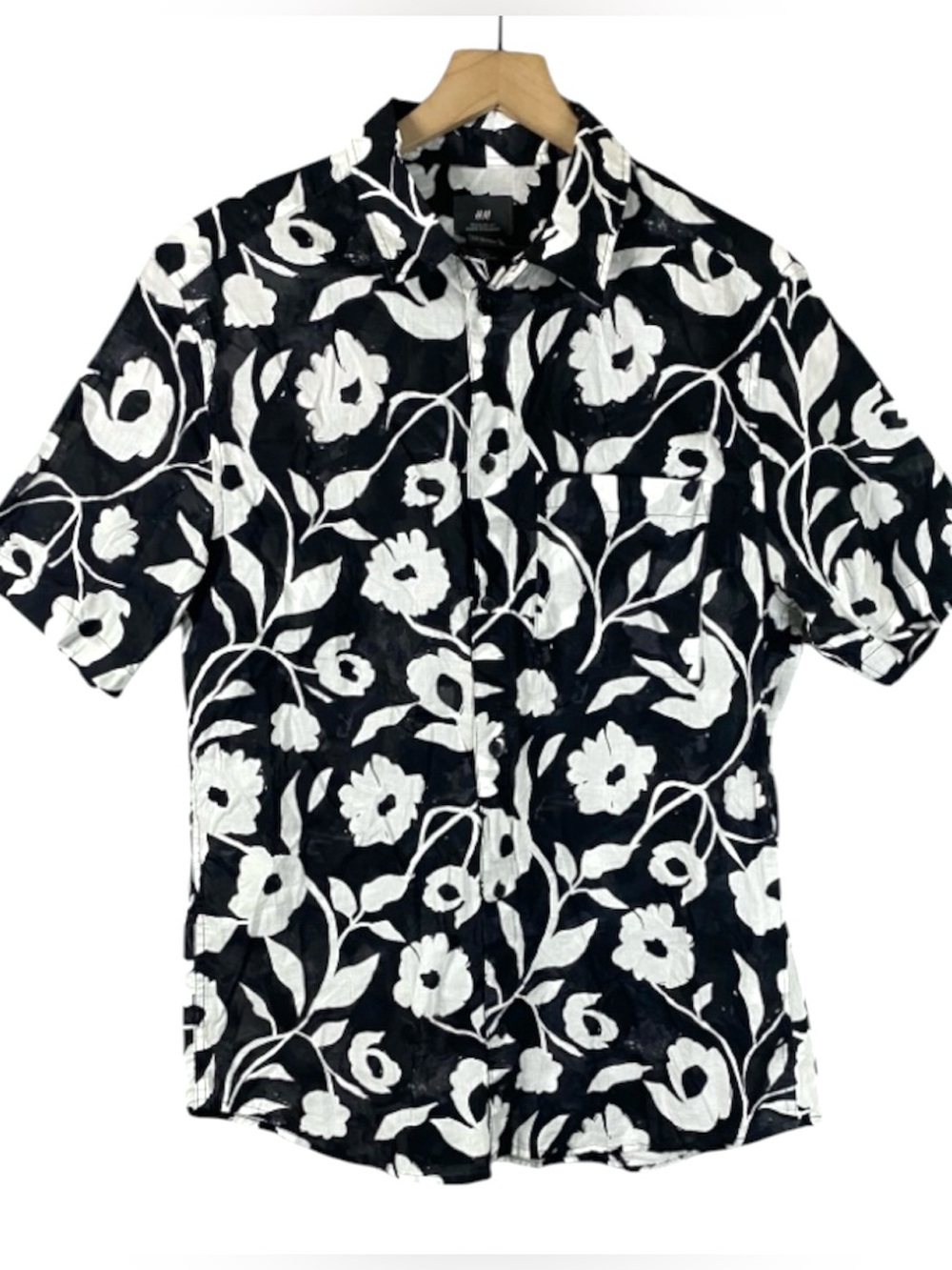 NWT Men’s H&M White & Black Short-Sleeve 100% Cotton Floral Shirt Size Medium